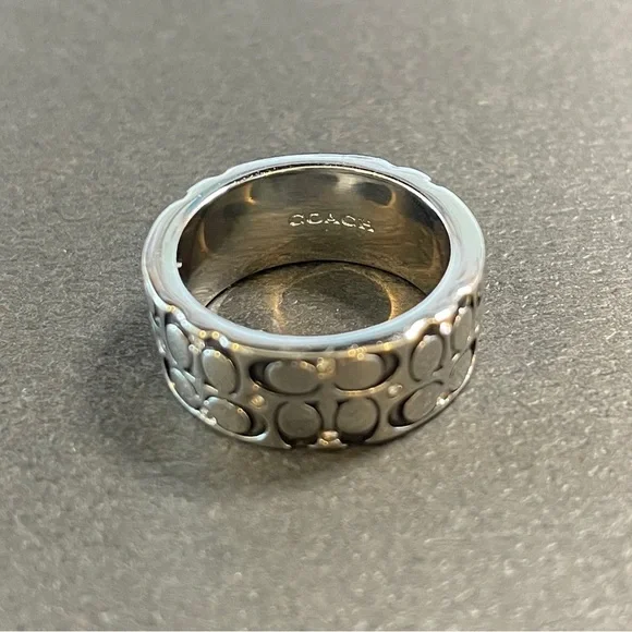 Coach Silver-Tone Quilted C Wide Band Rings Size 7 - Picture 3 of 7